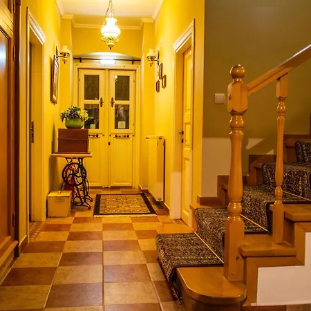 Venetula's - Limoza * קסטוריה